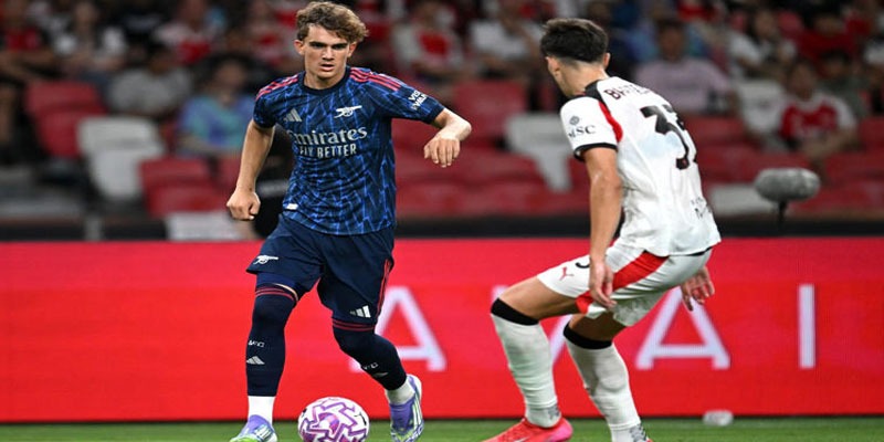 Dowman xuất sắc trong màn ra mắt trước AC Milan
