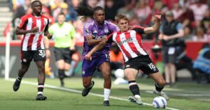 Đội hình thiên về phòng ngự được Brentford triển khai